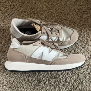 New Balance 237 sneaker, size 8.5
